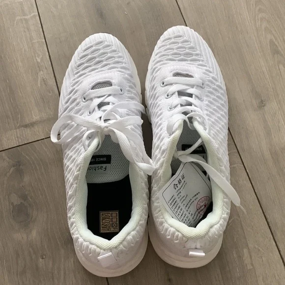 Shoes - Picture 2 of 4